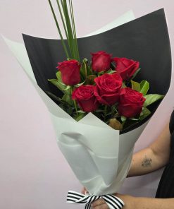 Love Story Roses Holding