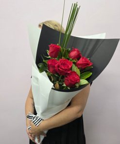 Love Story Roses Holding