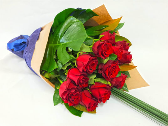 truly madly deeply in love red roses