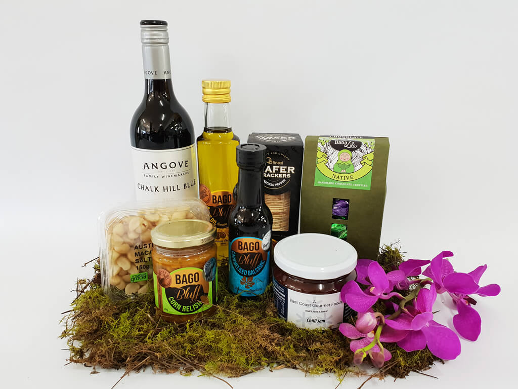 Deluxe Wine & Nibbles Gift Hamper Touchwood Flowers Port Macquarie