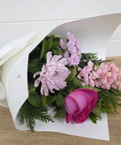 Pretty Seasonal Flower Wrap