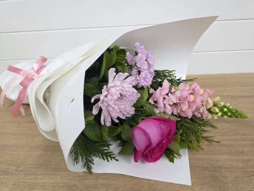 Pretty Seasonal Flower Wrap