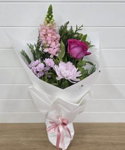 Pretty Seasonal Flower Wrap