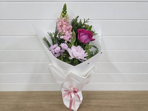 Pretty Seasonal Flower Wrap