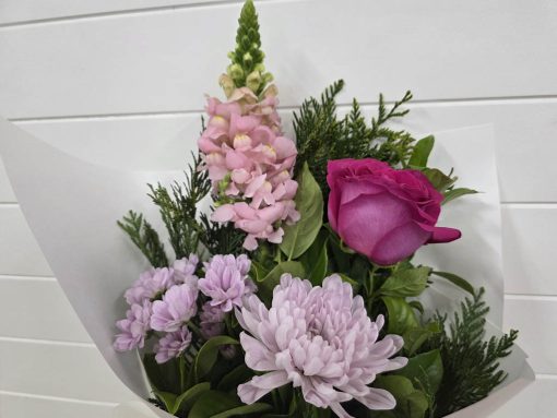 Pretty Seasonal Flower Wrap